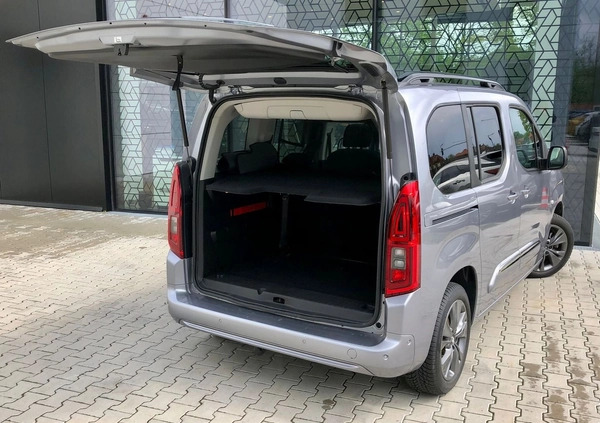 Toyota Proace City Verso cena 134900 przebieg: 16316, rok produkcji 2022 z Opoczno małe 596